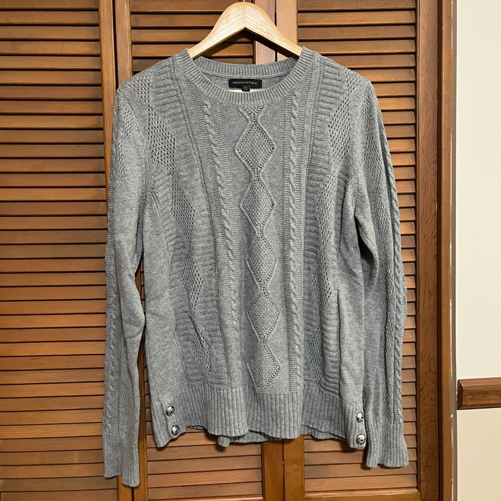 Banana Republic Light Gray Crewneck Sweater